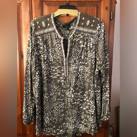 Bundle of Two (2) Lucky Brand Plus Size Tops, 3X - Picture 8 of 14